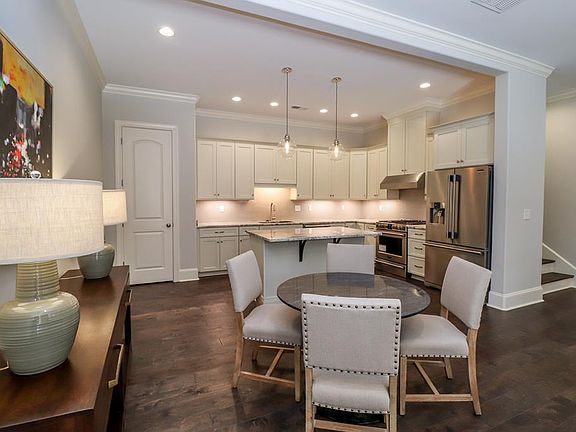 5th image of 102 Glen Alden Cir