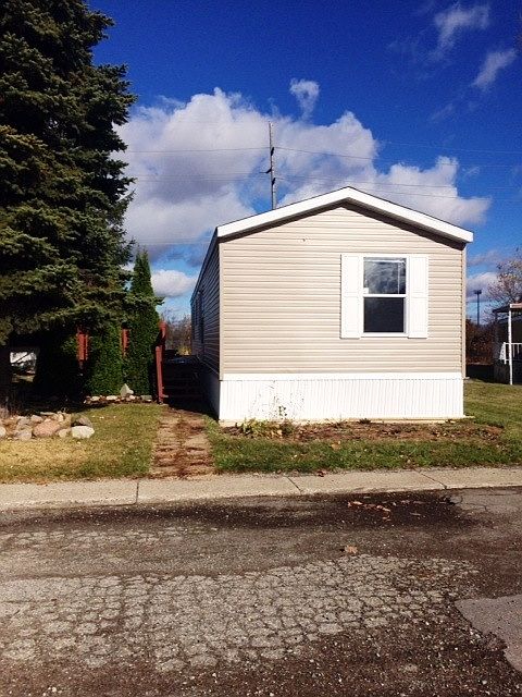 1st image of 27 Bluebird Hill Dr