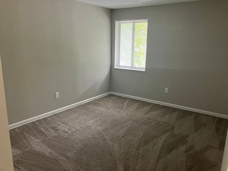Coventry Court Townhomes — Photo 82