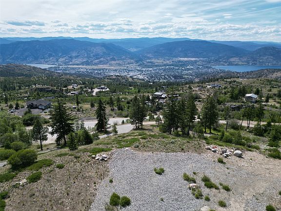 3rd image of 3011 Carmi Rd