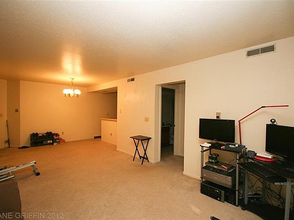 4th image of 3330 Devonwood Hls NE APT A