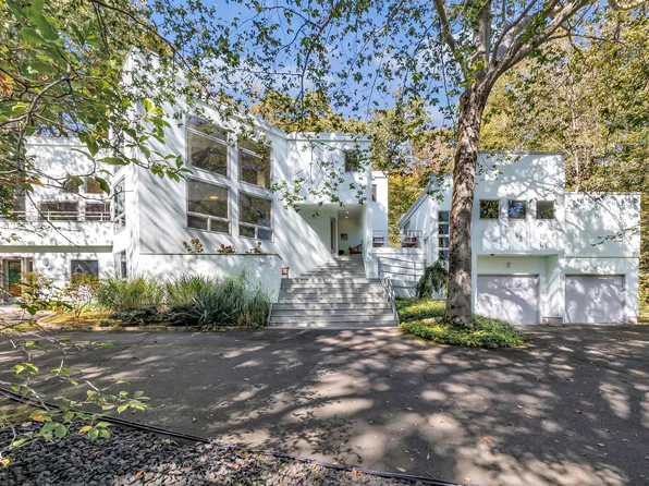 110 Blue Trail, Hamden, CT 06518