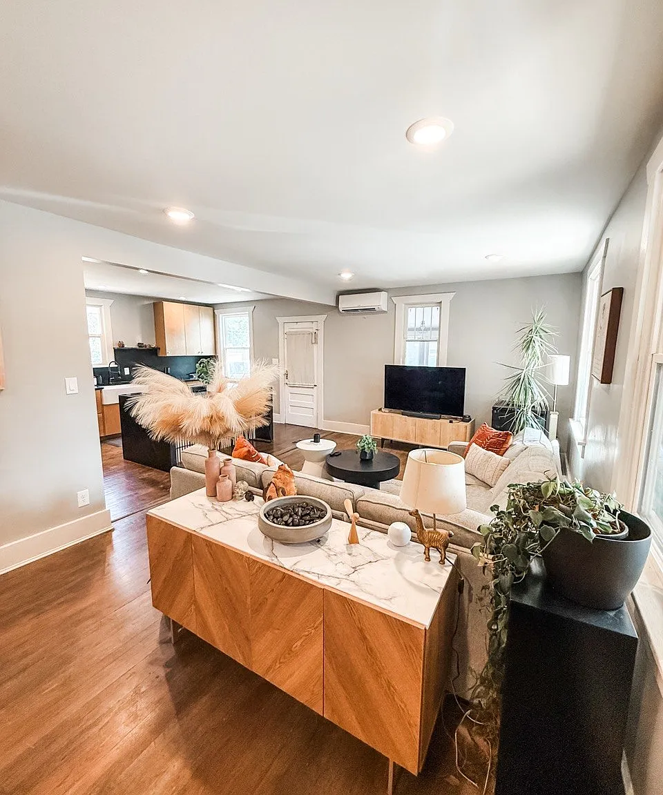 4 bed, 1700 sqft, $2,700 — Photo 2