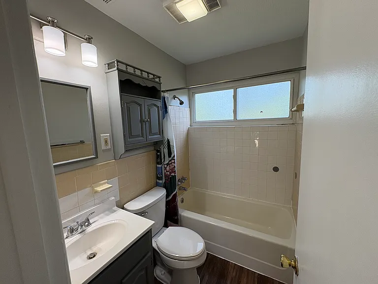 1043 Spinning Rd #1 — Photo 8