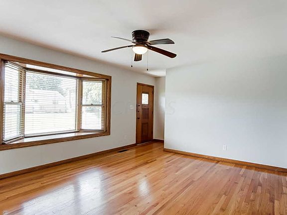 3rd image of 778 Drummond Ct
