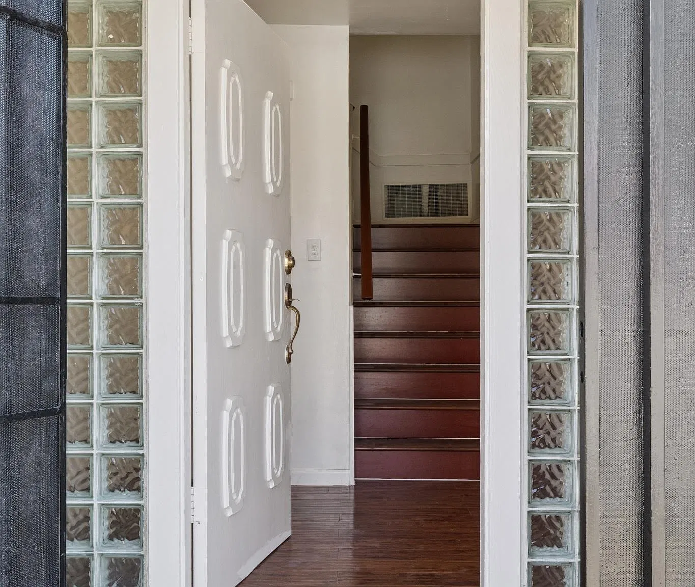 2 bed, 1.5 bath, $4,000 — Photo 3