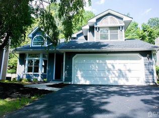 18 Smoke Rise Ln, Bedminster, NJ 07921