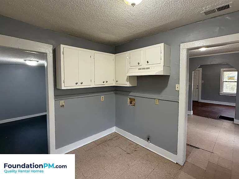 1576 David St — Photo 8