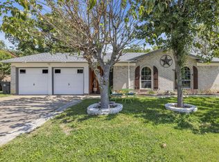 6821 Alma St, Forest Hill, TX 76140