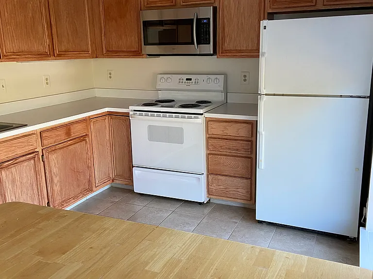 2802 Emma Lee St #302 — Photo 5