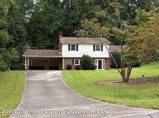 6010 Parkdale Dr, Clemmons, NC 27012