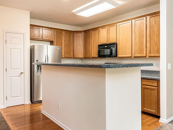 4th image of 3255 Belstead Dr
