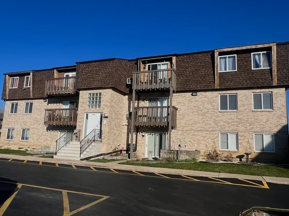 2361 Bicentennial Ave APT 12, Crest Hill, IL 60403