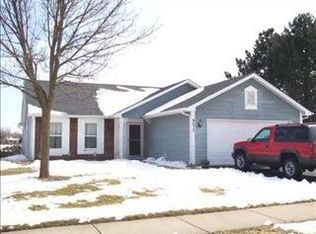 571 Bluff St, Carol Stream, IL 60188