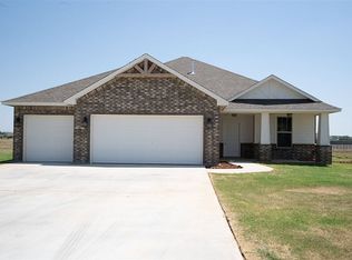 13656 NE Cornwallis Dr, Elgin, OK 73538