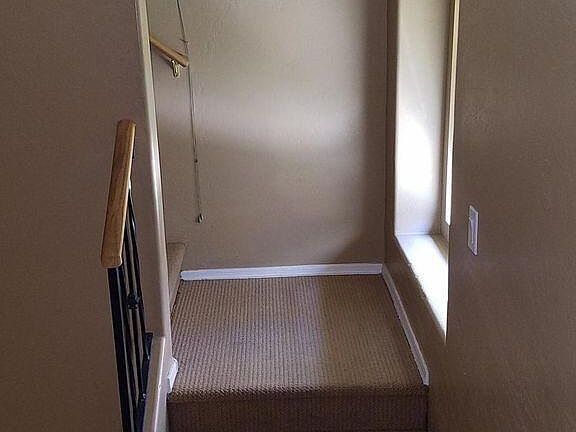 3rd image of 748 N LAGUNA Drive
