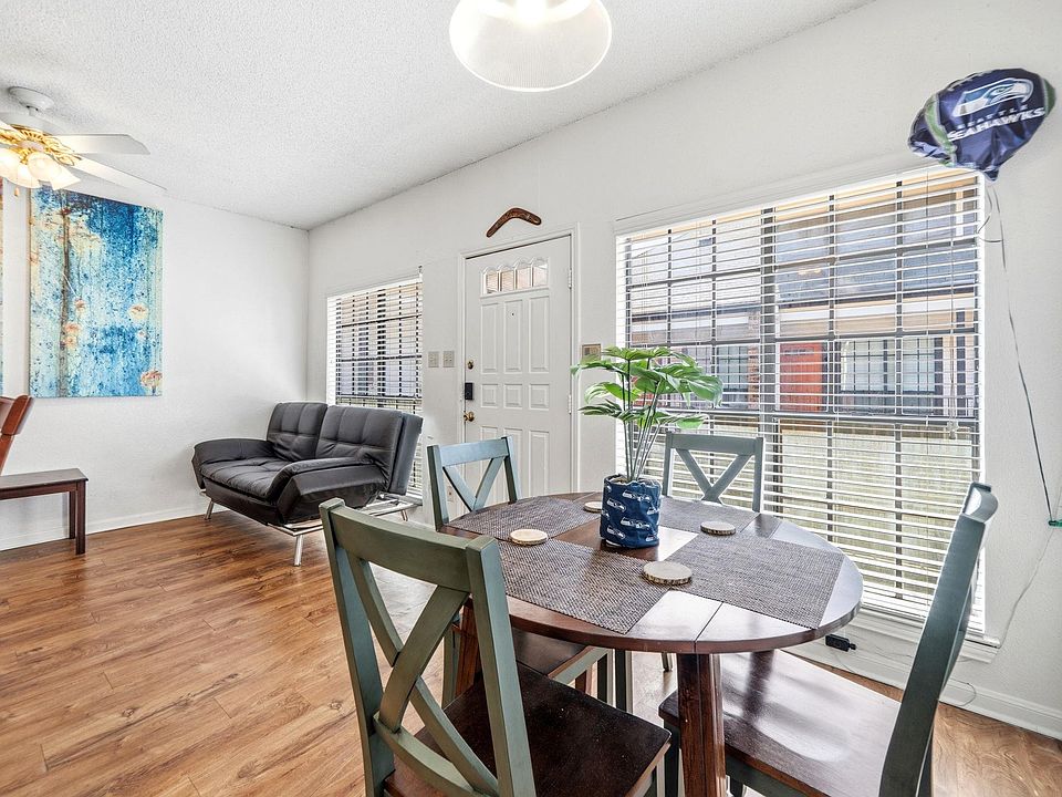 1st image of 912 W 22nd St APT 309