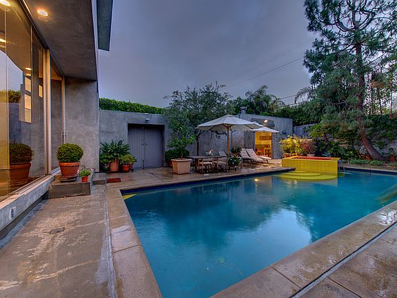 2nd image of 521 N McCadden Pl