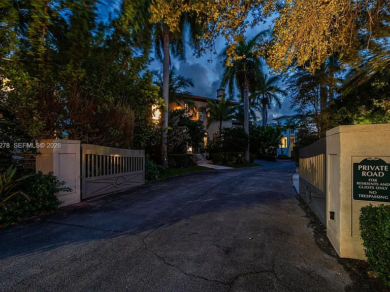 760 S Mashta Dr — Photo 62