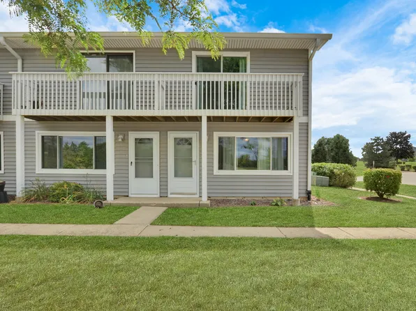 17462 W Walnut Ln, Gurnee, IL 60031