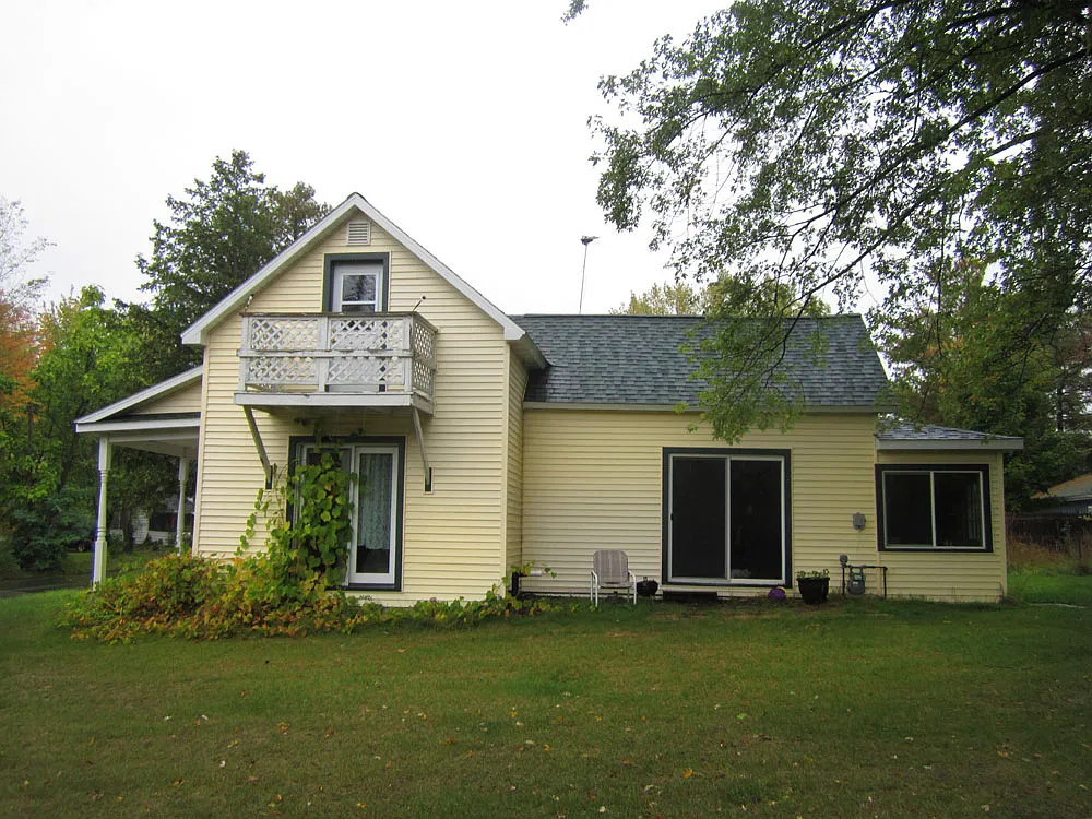 3 bed, 1200 sqft, $1,150 — Photo 2