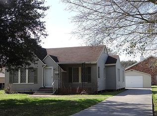 6621 Terrell St, Groves, TX 77619