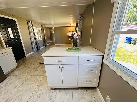 5th image of 11 Lamplighter Ln