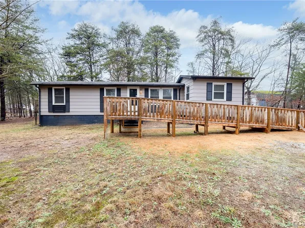 2108 Mountain View Rd, Powhatan, VA 23139