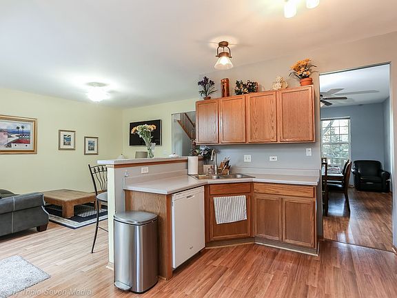 5th image of 18625 W Point Dr
