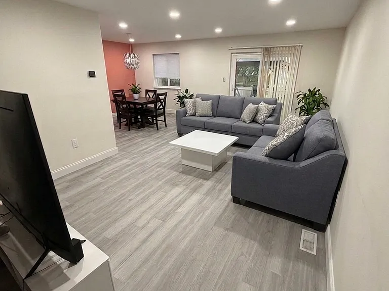 42 Tennyson Dr — Photo 7