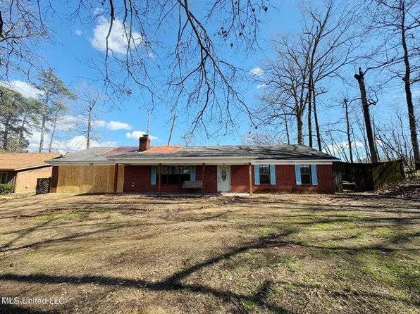 420 Lake Forest Dr, Vicksburg, MS 39183