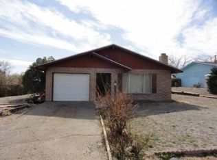 1740 Geraldine Pl SE, Rio Rancho, NM 87124