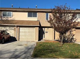1532 Lancaster Dr #41, Oakville, ON