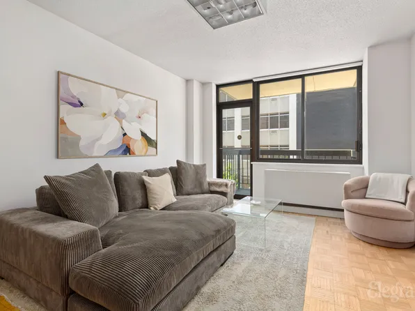 403 East 62nd Street 3C image 3 of 8