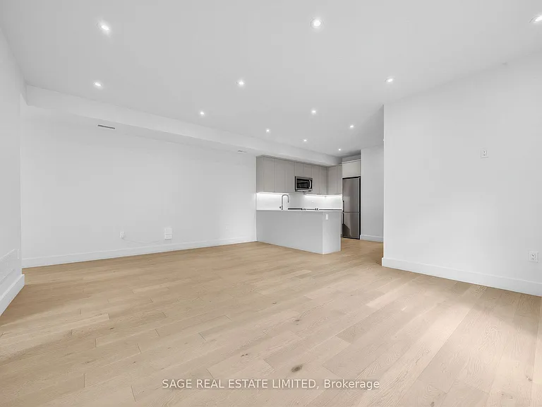 909 Castlefield Ave #2 — Photo 6