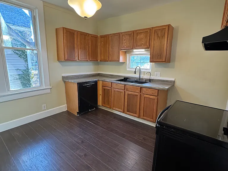 1703 S Garvin St — Photo 2
