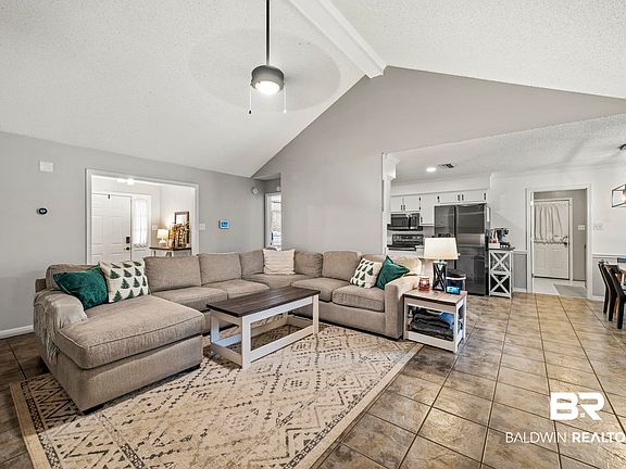 4th image of 9521 Oak Forrest Dr