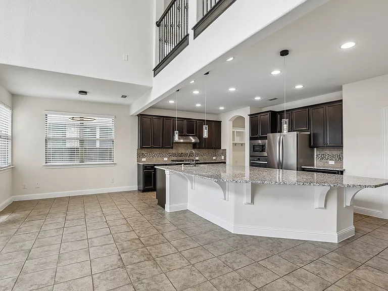 7228 Ridgepoint Dr — Photo 5