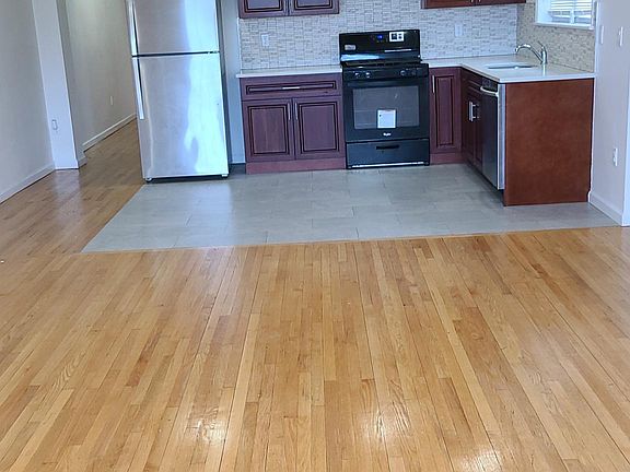 3rd image of 78 Saint Pauls Ave Floor 3