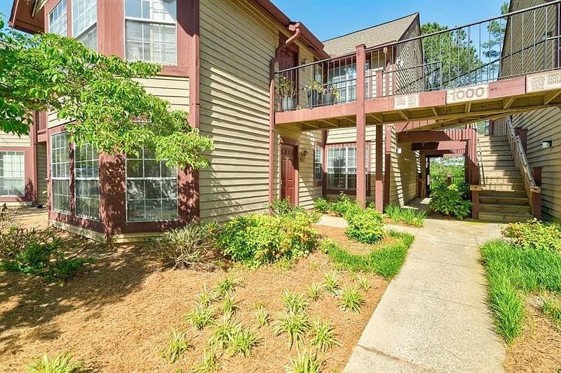 1st image of 1006 Sandy Lane Dr