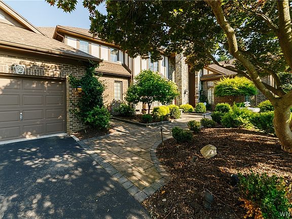 4th image of 7 Beauclaire Ln