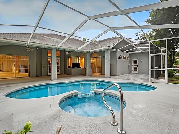 3rd image of 702 Brooker Ridge Ct