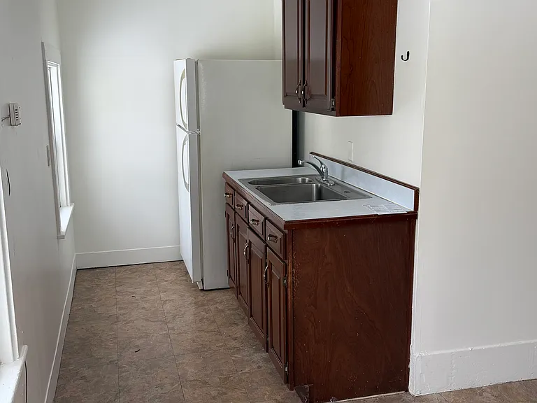 4131 W Bath Rd — Photo 3