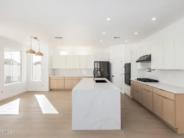 10627 W LONE CACTUS Drive, Peoria, AZ 85382