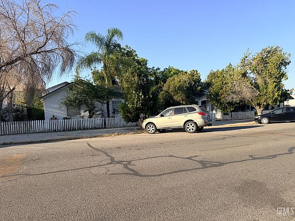 3rd image of 614 San Emidio St