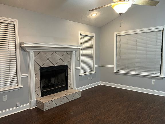 Living room with the fireplace