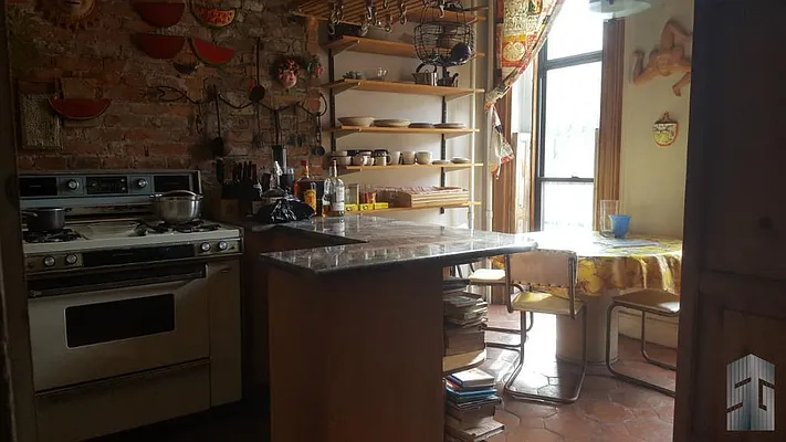 Rented by Skyline Group Real Estate | media 16