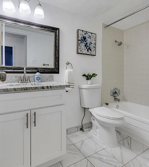 2030 N Adams St #303 — Photo 26