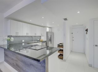 3375 N Country Club Dr APT 103, Aventura, FL 33180