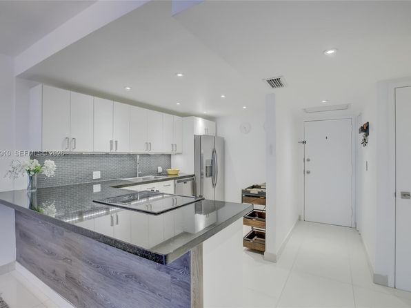 3375 N Country Club Dr APT 103